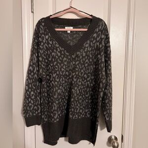 Nine West V neck Sweater with silver cheetah print